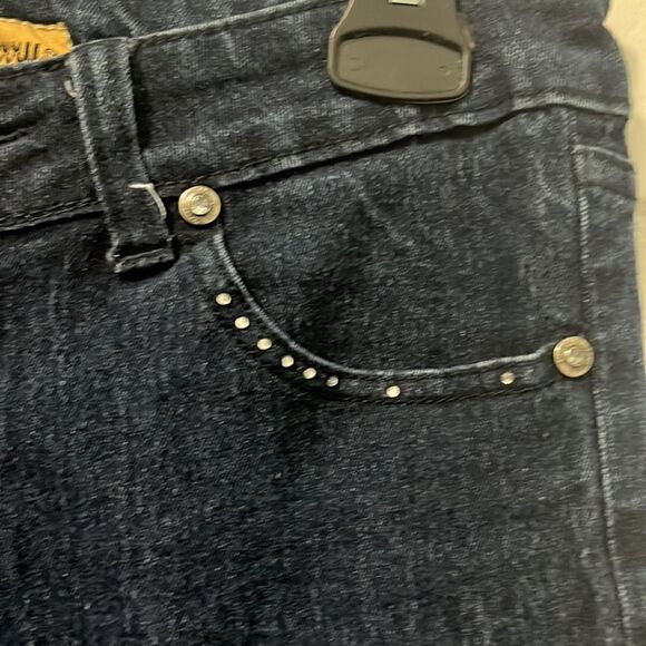 Bella Berry Jeans  - Picture 4 of 7